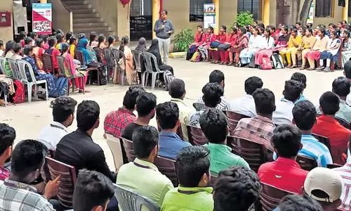 Tenali के इस तकनीकी विशेषज्ञ ने वंचित छात्रों को सशक्त बनाने के लिए अपना डॉलर का सपना छोड़ा