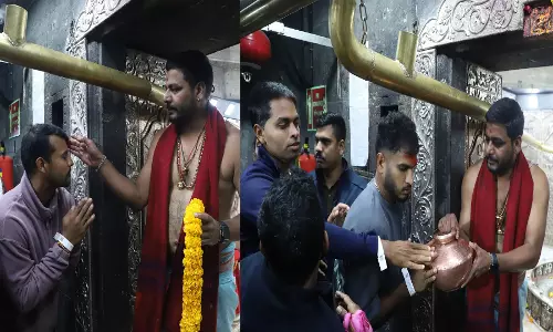 Ujjain: भस्म आरती व जलाभिषेक क्रिकेटर मयंक और यश हुए शामिल