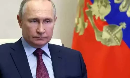 Putin ने SMO प्रतिभागियों, उनके जीवनसाथियों के लिए ऋण माफी को मंजूरी दी Putin ने SMO प्रतिभागियों, उनके जीवनसाथियों के लिए ऋण माफी को मंजूरी दी