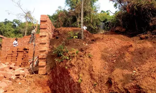 वन विभाग ने Calangute में अवैध पहाड़ी कटाई का स्थल निरीक्षण किया वन विभाग ने Calangute में अवैध पहाड़ी कटाई का स्थल निरीक्षण किया