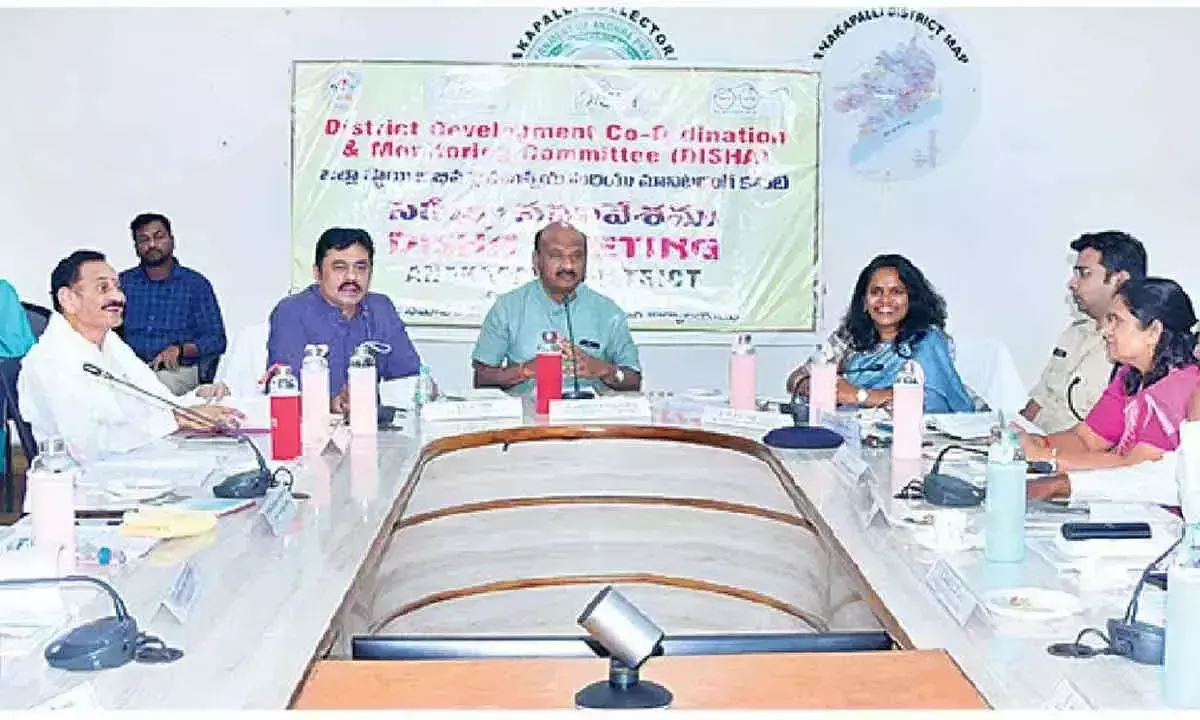 Officials को कल्याणकारी योजनाओं को लोकप्रिय बनाने पर ध्यान केंद्रित करने को कहा गया Officials को कल्याणकारी योजनाओं को लोकप्रिय बनाने पर ध्यान केंद्रित करने को कहा गया