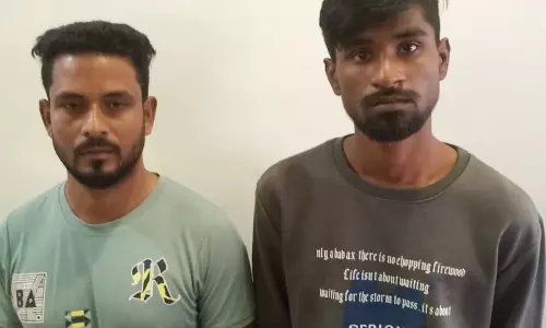 ई चालान से बचने युवक कर रहे बाईक नंबर में छेड़छाड़, रायपुर में 2 गिरफ्तार ई चालान से बचने युवक कर रहे बाईक नंबर में छेड़छाड़, रायपुर में 2 गिरफ्तार
