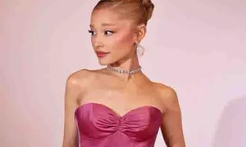 Ariana Grande ने खुलासा किया, उन्होंने पहली बार आठ साल की उम्र में एक चिकित्सक से मुलाकात की थी Ariana Grande ने खुलासा किया, उन्होंने पहली बार आठ साल की उम्र में एक चिकित्सक से मुलाकात की थी