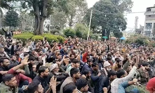 Jammu: रोपवे परियोजना के खिलाफ हड़ताल दूसरे दिन भी जारी Jammu: रोपवे परियोजना के खिलाफ हड़ताल दूसरे दिन भी जारी