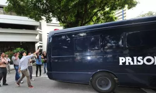 Singapore police ने अवैध रूप से धन उधार देने के लिए 95 लोगों की जांच की