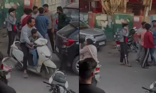 Ghaziabad में पार्किंग विवाद को लेकर व्यक्ति ने की मारपीट, लात-घूंसे चले