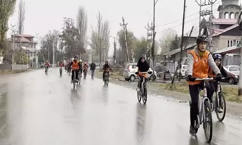 JK: बारामूला में चौथी झेलम महिला साइकिलिंग रैली में 105 महिला साइकिल चालकों ने भाग लिया JK: बारामूला में चौथी झेलम महिला साइकिलिंग रैली में 105 महिला साइकिल चालकों ने भाग लिया