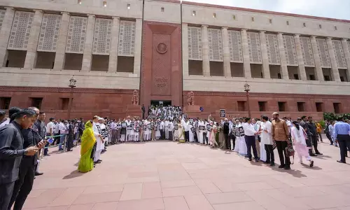 Parliament के शीतकालीन सत्र में अडानी मामला और मणिपुर का मुद्दा प्रमुखता से उठ सकता है