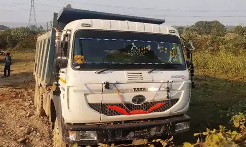 BREAKING: अवैध खनन में लगी मशीनें जब्त, पोकलेन किया बरामद BREAKING: अवैध खनन में लगी मशीनें जब्त, पोकलेन किया बरामद