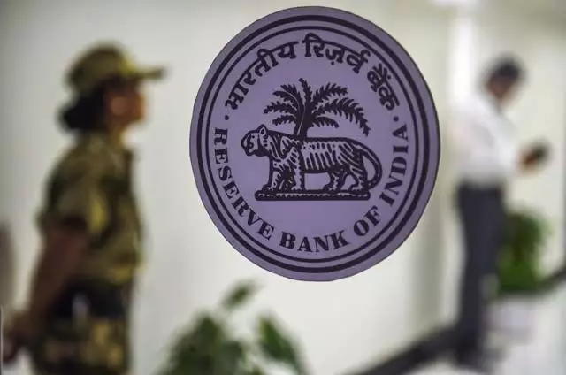 RBI-Center dispute:सरकार ब्याज दरों को नियंत्रित करने का प्रयास कर रही