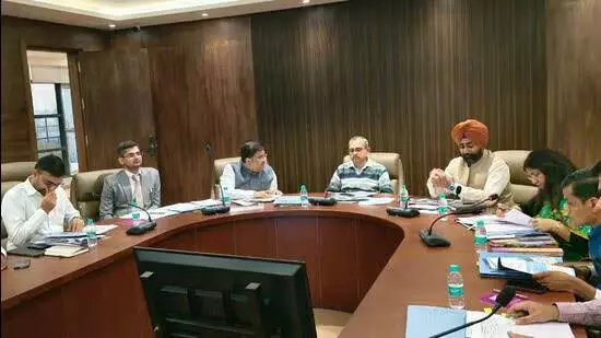 जीजीएम में दिन में दो बार उठाया जाएगा कूड़ा: Divisional Commissioner