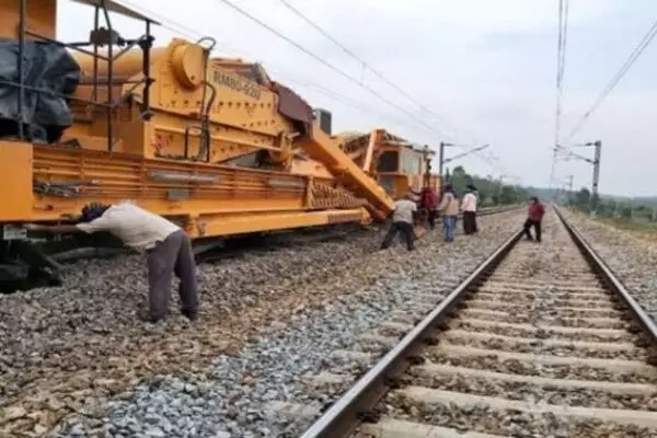 Araria: नॉन इंटरलॉकिंग कार्य को लेकर तीन जोड़ी रेगुलर ट्रेनें रद्द