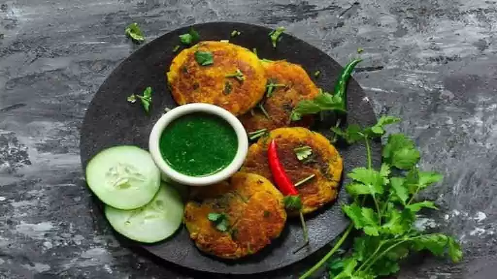 Til Tikki Recipe:  घर पर इस तरह बनाएं मसालेदार तिल की टिक्की