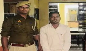 Meerut: पुलिस ने गोकशी के आरोपी को दबोचा