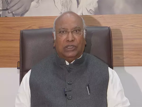 हम देश को बचाने के लिए अडानी का मुद्दा उठाना चाहते थे: Mallikarjun Kharge