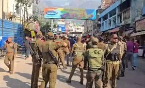 Jammu and Kashmir के कटरा कस्बे में प्रदर्शनकारियों की पुलिस से झड़प