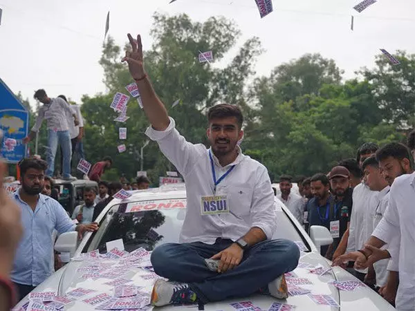 NSUI ने सात साल का सूखा खत्म कर डूसू अध्यक्ष पद जीता