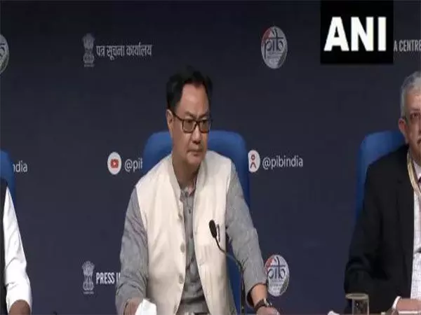 संविधान दिवस समारोह के संबंध में मांग को लेकर Kiren Rijiju ने विपक्ष की आलोचना की