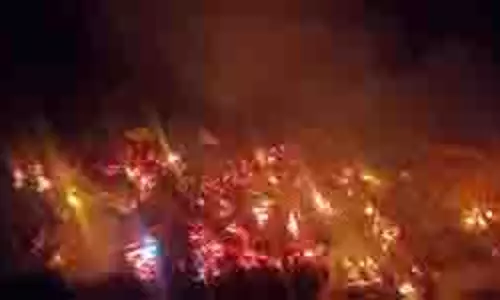 Himachal:  लगघाटी के त्यूण गांव में लगी आग, करोड़ों की संपत्ति जलकर राख