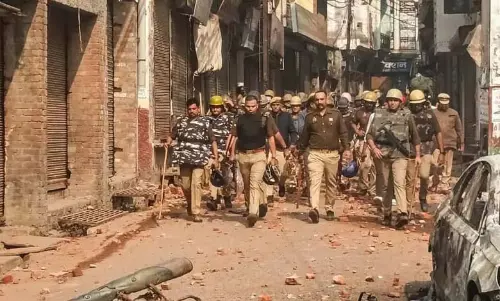 Sambhal Jama Masjid row: विरोध प्रदर्शन के दौरान तीन की मौत, 10 हिरासत में Sambhal Jama Masjid row: विरोध प्रदर्शन के दौरान तीन की मौत, 10 हिरासत में