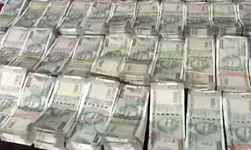 रेलवे स्टेशन में पकड़ाया हवाला का पैसा, 25 लाख कैश जब्त