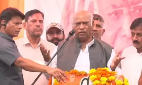 संसद के शीतकालीन सत्र की रणनीति पर चर्चा के लिए खड़गे विपक्ष की बैठक करेंगे