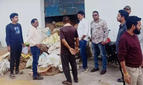 एसडीएम ने की छापेमारी, धान, पेट्रोल-डीजल और पीडीएस चावल जब्त