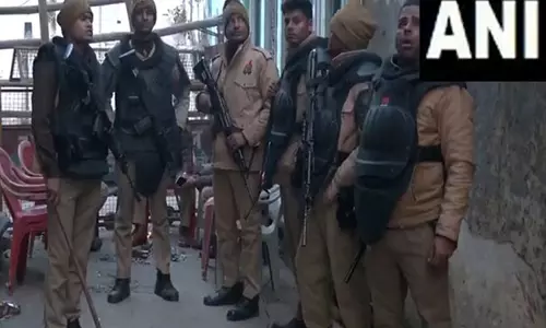 ASI सर्वेक्षण को लेकर हुई हिंसा के बाद संभल में शाही जामा मस्जिद के पास सुरक्षा कड़ी कर दी गई