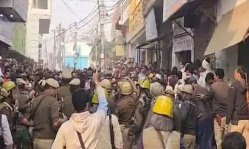 Sambhal: तनाव को देखते हुए संभल में इंटरनेट सेवा बंद