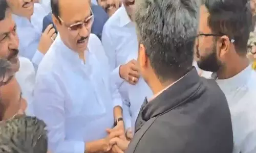 Ajit Pawar ने भतीजे रोहित पवार के साथ मजाक किया