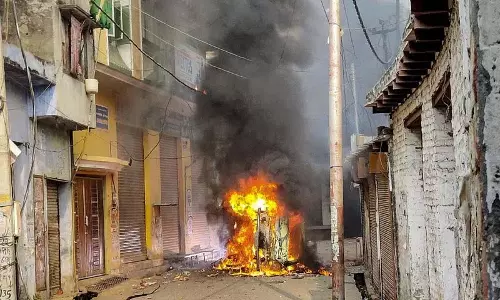 Uttar Pradesh: हिंसा के एक दिन बाद संभल में निषेधाज्ञा लागू
