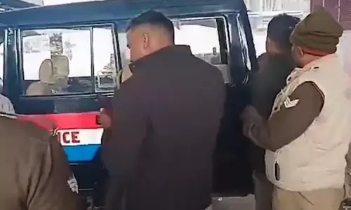 दो जुड़वा बेटियों को जहर दिया...फिर पिता ने खत्म कर ली अपनी भी जिंदगी