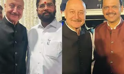 BJP की भारी जीत के बाद अनुपम खेर ने एकनाथ शिंदे, देवेंद्र फड़नवीस से की मुलाकात BJP की भारी जीत के बाद अनुपम खेर ने एकनाथ शिंदे, देवेंद्र फड़नवीस से की मुलाकात
