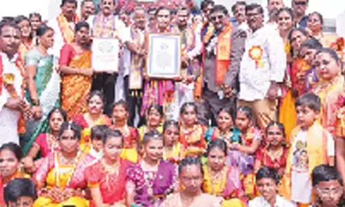 SVU में मास कोलाटम को वंडर बुक ऑफ रिकॉर्ड्स में शामिल किया SVU में मास कोलाटम को वंडर बुक ऑफ रिकॉर्ड्स में शामिल किया