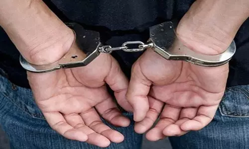 जीजा-साला ने किया क्राइम, रिटायर्ड जवान की शिकायत पर गिरफ्तार