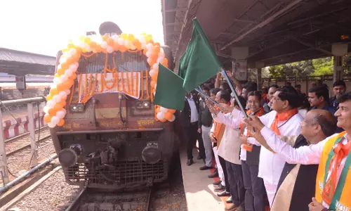 रायपुर संभाग के 850 श्रद्धालु अयोध्या धाम के लिए हुए रवाना रायपुर संभाग के 850 श्रद्धालु अयोध्या धाम के लिए हुए रवाना