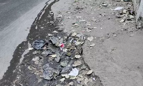 Shimla की नालियों में प्लास्टिक, मंडी में सड़क पर गड्ढे Shimla की नालियों में प्लास्टिक, मंडी में सड़क पर गड्ढे