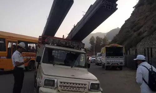 Himachal: यातायात उल्लंघन के खिलाफ राज्यव्यापी अभियान ने गति पकड़ी Himachal: यातायात उल्लंघन के खिलाफ राज्यव्यापी अभियान ने गति पकड़ी