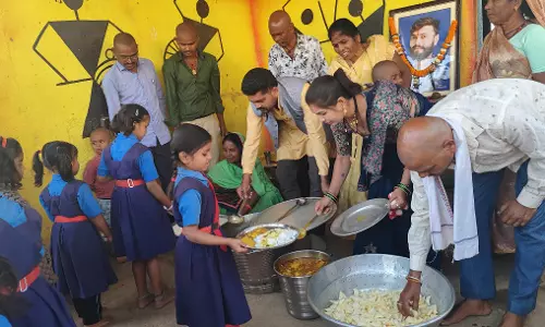 स्कूल में न्योता भोज का किया आयोजन मे शामिल हुआ : अशवंत तुषार साहू स्कूल में न्योता भोज का किया आयोजन मे शामिल हुआ : अशवंत तुषार साहू