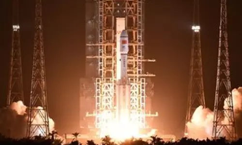 Chinese Rocket का मलबा वायुमंडल में फिर से प्रवेश कर गया, जिसमें से अधिकांश जल गया