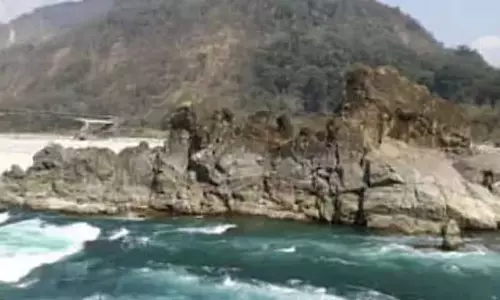 Arunachal : एनएफआर रेलवे के शीर्ष अधिकारी पवित्र स्नान के दौरान Arunachal : एनएफआर रेलवे के शीर्ष अधिकारी पवित्र स्नान के दौरान