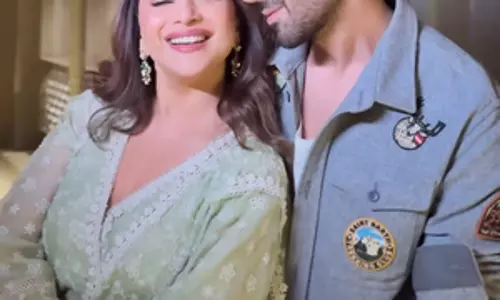 Kartik ने अपने अंदर के प्रेम को बाहर निकाला, जब उन्होंने माधुरी के साथ ‘पहला पहला प्यार’ गाने पर डांस किया Kartik ने अपने अंदर के प्रेम को बाहर निकाला, जब उन्होंने माधुरी के साथ ‘पहला पहला प्यार’ गाने पर डांस किया