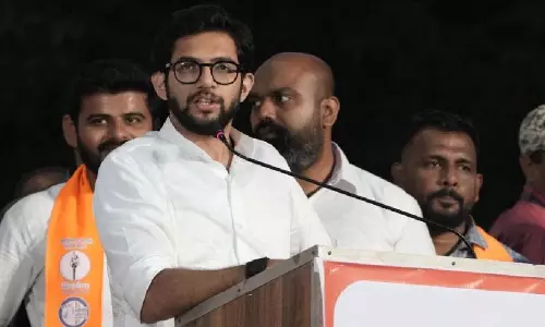 हार के बाद उद्धव का बड़ा फैसला: आदित्य ठाकरे को सौंपी गई अहम जिम्मेदारी हार के बाद उद्धव का बड़ा फैसला: आदित्य ठाकरे को सौंपी गई अहम जिम्मेदारी