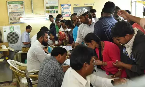 Telangana : अच्छा शहर में फ्लू, सर्दी, खांसी के मामलों में बढ़ोतरी Telangana : अच्छा शहर में फ्लू, सर्दी, खांसी के मामलों में बढ़ोतरी