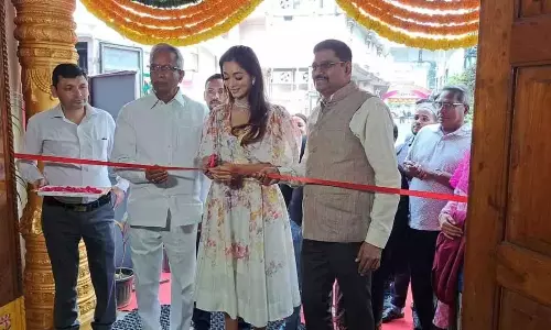 Telangana : हैदराबाद साड़ी महोत्सव 2024 का भव्य तरीके से शुभारंभ Telangana : हैदराबाद साड़ी महोत्सव 2024 का भव्य तरीके से शुभारंभ