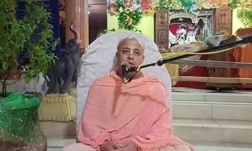BIG BREAKING: चिन्मय प्रभु गिरफ्तार, लोगों का विरोध प्रदर्शन जारी BIG BREAKING: चिन्मय प्रभु गिरफ्तार, लोगों का विरोध प्रदर्शन जारी