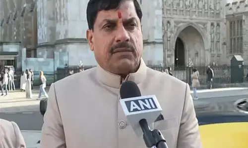 MP के सीएम मोहन यादव ने महात्मा गांधी को पुष्पांजलि अर्पित की, उनके अहिंसा के मूल्य पर विचार किया