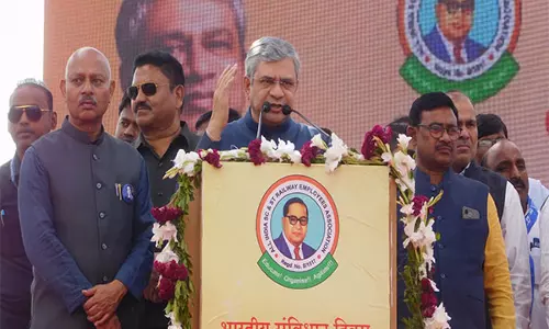 रेल मंत्री Vaishnaw ने पिछले दशक में रिकॉर्ड 5 लाख भर्तियों की घोषणा की