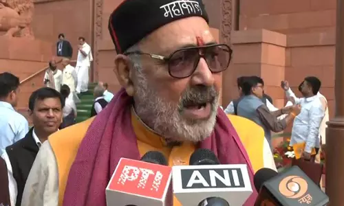 Sambhal की घटना विपक्ष के कारण हुई: केंद्रीय मंत्री गिरिराज सिंह Sambhal की घटना विपक्ष के कारण हुई: केंद्रीय मंत्री गिरिराज सिंह