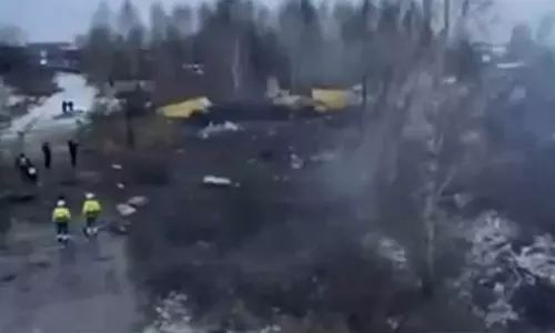 Vilnius हवाई अड्डे के पास कार्गो विमान दुर्घटना में एक व्यक्ति की मौत, तीन घायल Vilnius हवाई अड्डे के पास कार्गो विमान दुर्घटना में एक व्यक्ति की मौत, तीन घायल